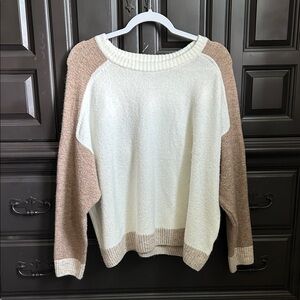 Vince Camuto Cream and Tan Crew Neck Sweater